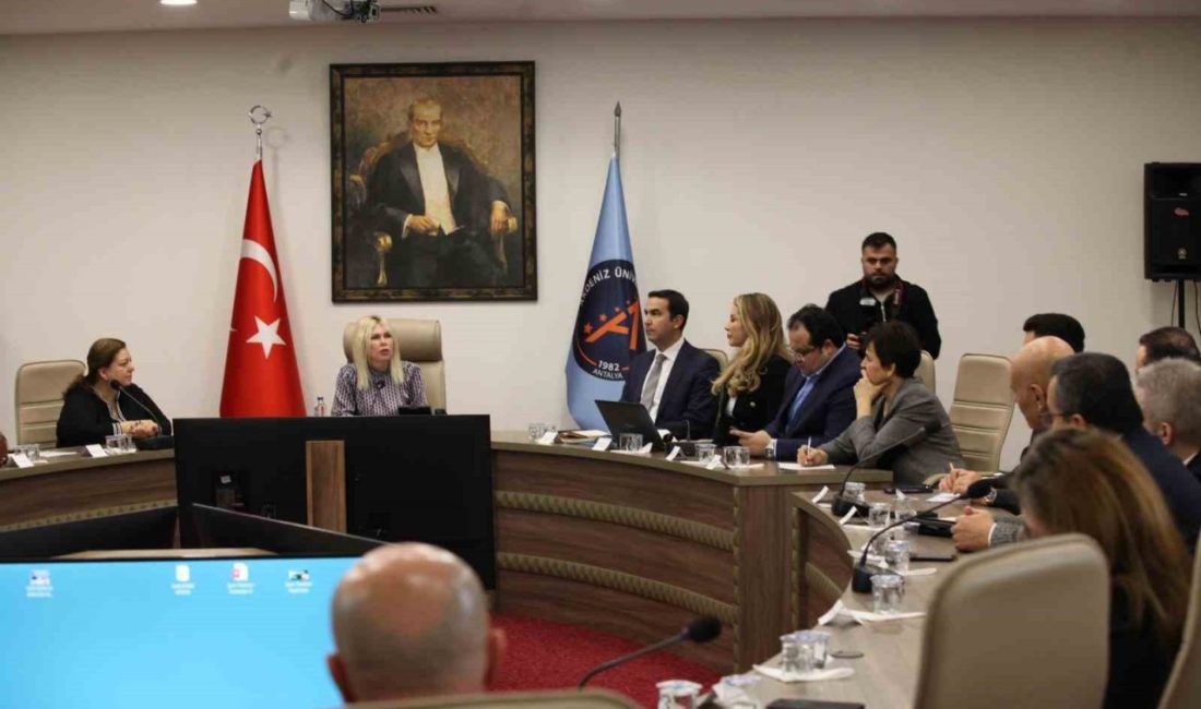 AÜ, Güney Kariyer Fuarı’na üçüncü kez ev sahipliği yapmaya hazırlanıyor Akdeniz Bölgesi’nin en kapsamlı kariyer fuarı olan Güney Kariyer Fuarı’na