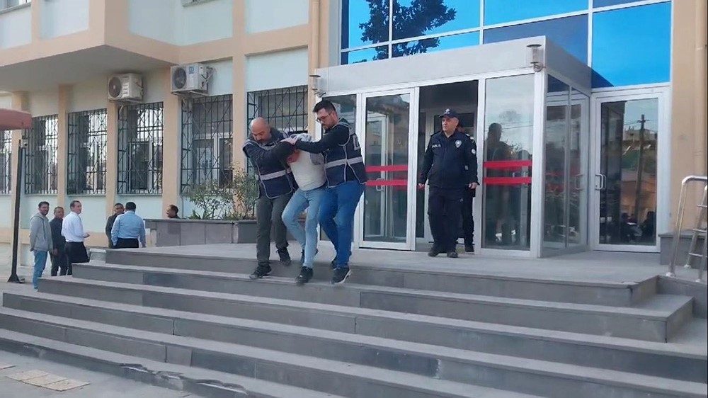 Mersin’in Mut ilçesinde dedesi ile babaannesini bıçakla öldüren şüpheli çıkarıldığı