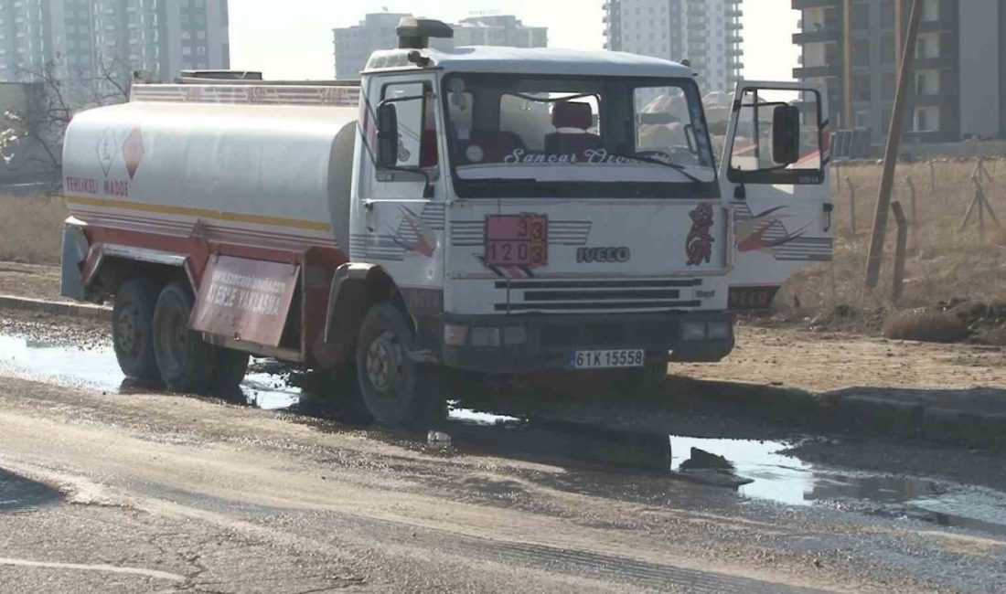 Diyarbakır’da faciadan dönüldü Diyarbakır’da mazot yüklü tanker ile cam yüklü tırın çarpışması sonucu