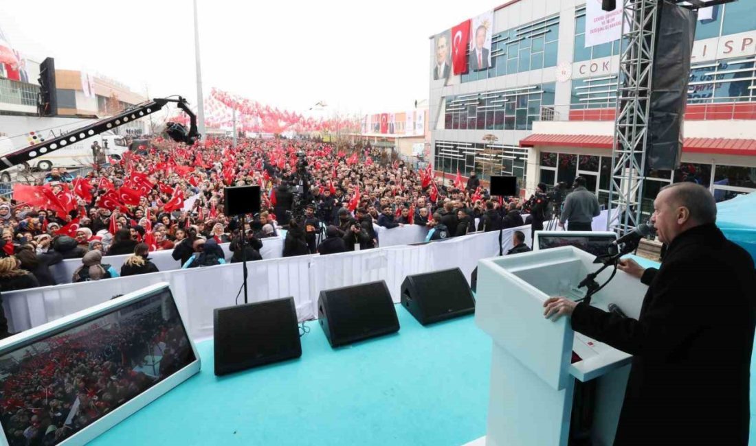 Erdoğan: “Söz verdiğimiz üzere, 2024 yılı sonu itibariyle konutlarımızın yüzde 40’ını tamamlamış durumdayız” Cumhurbaşkanı Erdoğan, Malatya’da düzenlenen törende depremzedelere 201 bininci konutun anahtarını