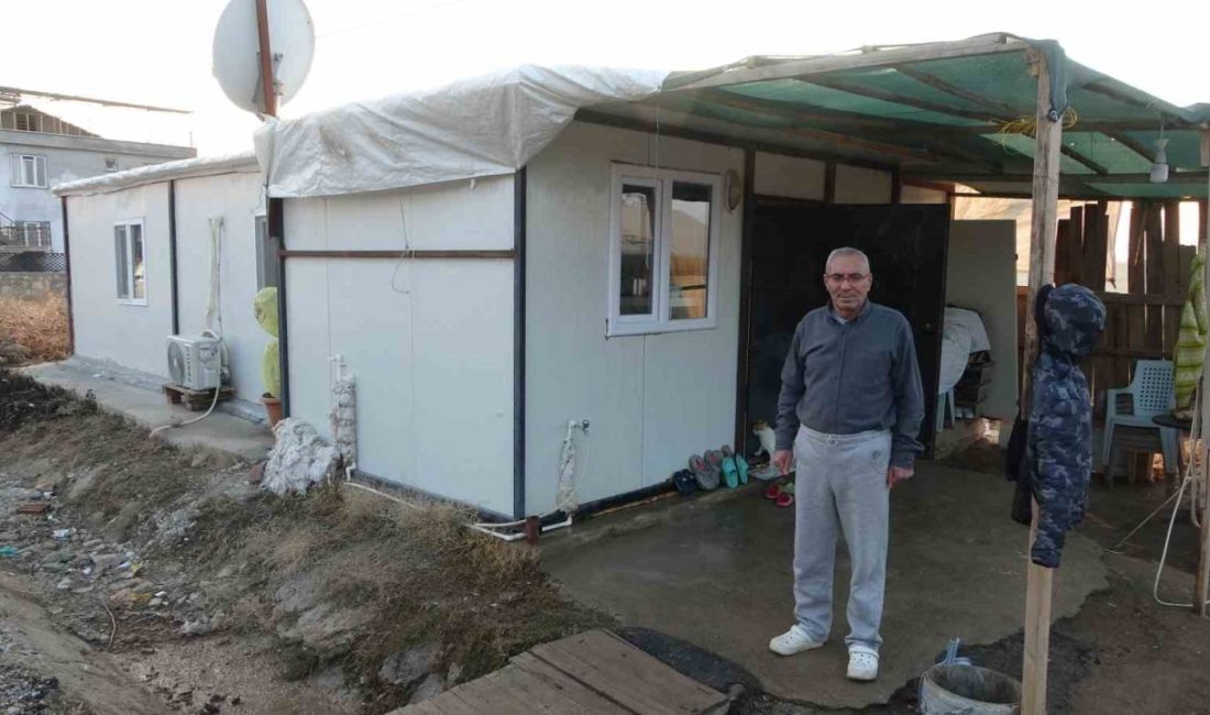 “Evim yok çadırda kalıyorum” diyen kadının eşi konuştu: “Eşimin sözleri çarpıtıldı” Cumhurbaşkanı Recep Tayyip Erdoğan’ın Malatya ziyareti sırasında “Evim yok, çadırda