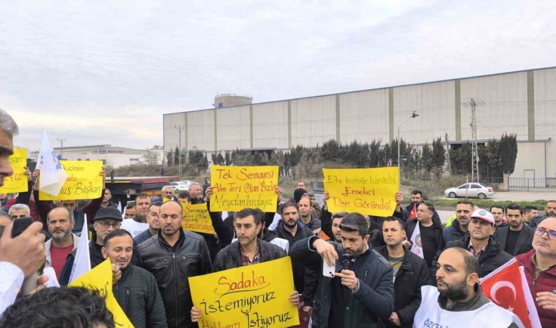 Hatay’da metal işçileri karayolunu trafiğe kapatarak eylemlerini sürdürdü Hatay’da yaklaşık 222 gündür grevde olan Yolbulan Metal fabrikası işçileri,