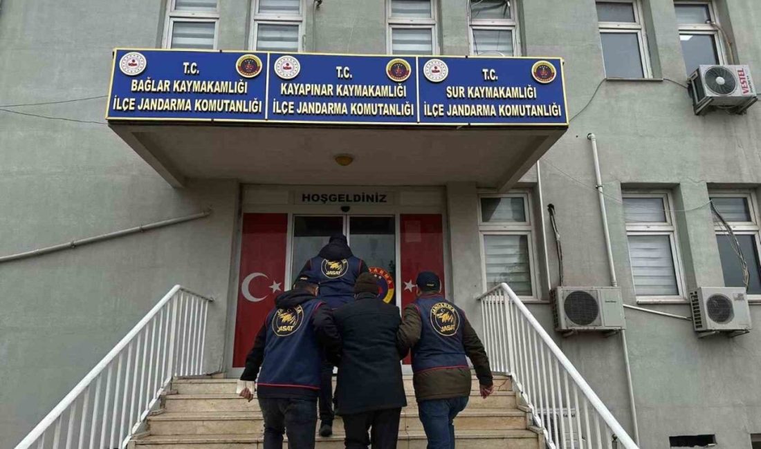 JASAT ekipleri haklarında kesinleşmiş hapis cezası bulunan 3 kişiyi yakaladı Diyarbakır İl Jandarma Komutanlığı Jandarma Suç Araştırma Timleri (JASAT) tarafından