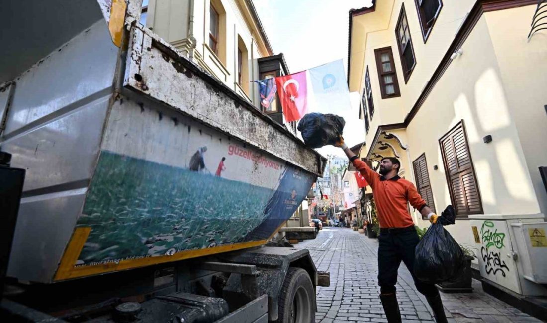 Kaleiçi’nde çöpte dedektiflik dönemi Muratpaşa Belediyesi, Antalya’nın tarihi ve turistik bölgesi Kaleiçi’nin temizliği için