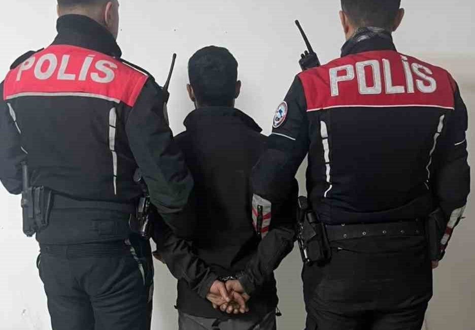 Kasten adam öldürme suçundan 20 yıl cezası bulunan firari yakalandı Gaziantep’te kasten öldürme suçundan 20 yıl 5 ay hapis cezası