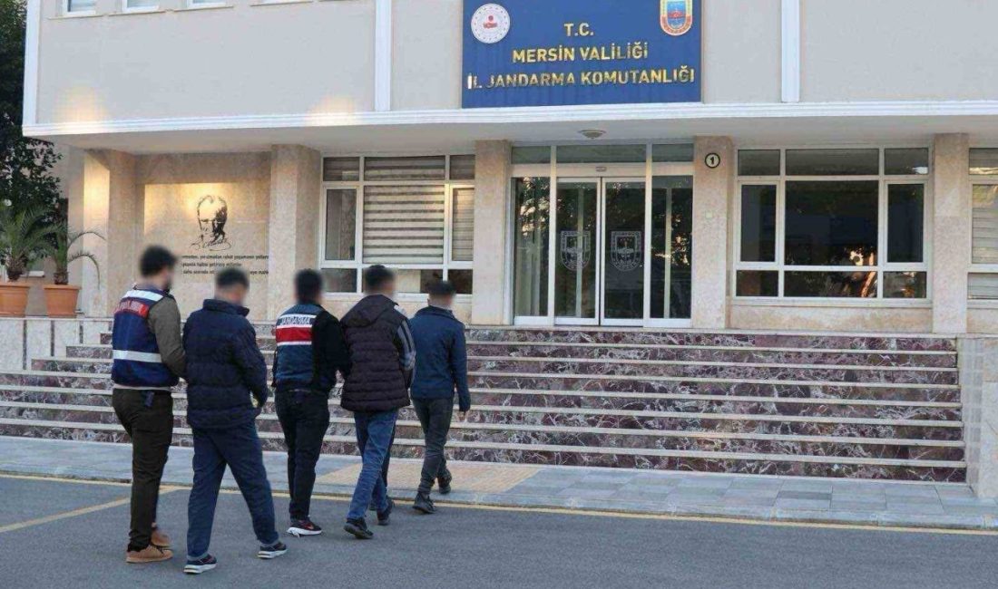 Mersin’de aranan 740 şahıs yakalandı Mersin’de aranan 740 şahıs yakalandı. Şahıslardan 27’si sevk edildikleri mahkemece