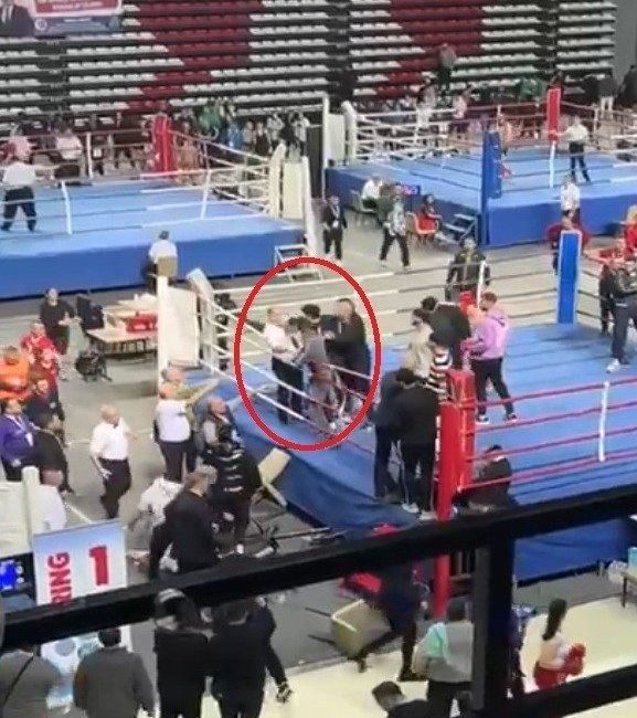 Türkiye Kick Boks Federasyonu: “Yaralanan 4 hakemimizin sağlık durumu iyi” Antalya’da düzenlenen Türkiye Kick Boks Şampiyonası’ndaki bir müsabakada çıkan kavgada