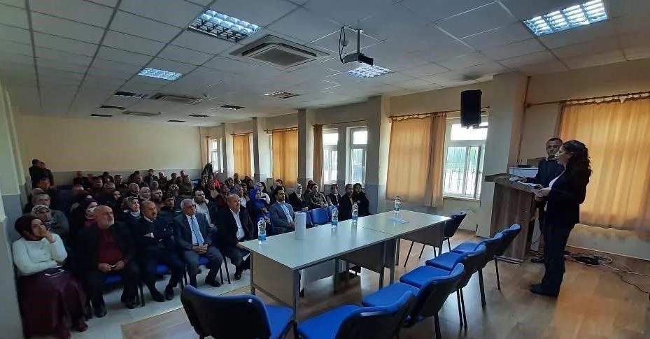 Bozyazı Anadolu Lisesi ve Bozyazı Ortaokulu’nda, Kaymakamlık himayelerinde İçişleri Bakanlığı