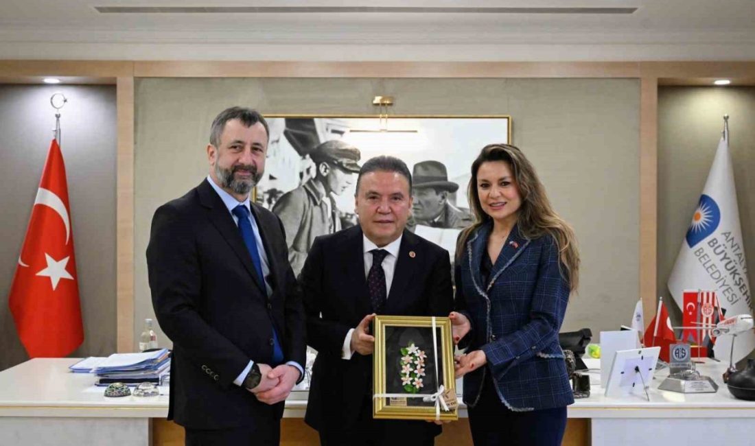 Çek Cumhuriyeti Ankara Büyükelçisi Petr Stepanek, Antalya Fahri Konsolosu Yeliz