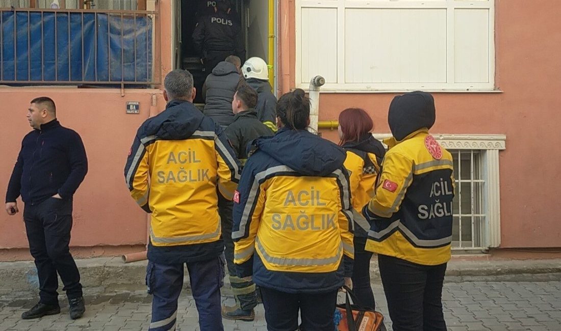 Edirne’de arkadaşından haber alamayan vatandaşların ihbarı üzerine kapıyı kırıp eve