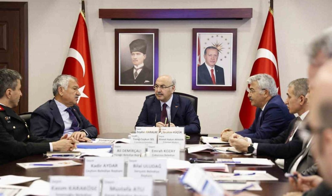 Adana Valisi Köşger:” Tüm belediyelerimiz kendi barınaklarını en kısa sürede inşa edecek” Sokak hayvanlarına yönelik çalışmalara başladıklarını belirten Adana Valisi Yavuz Selim