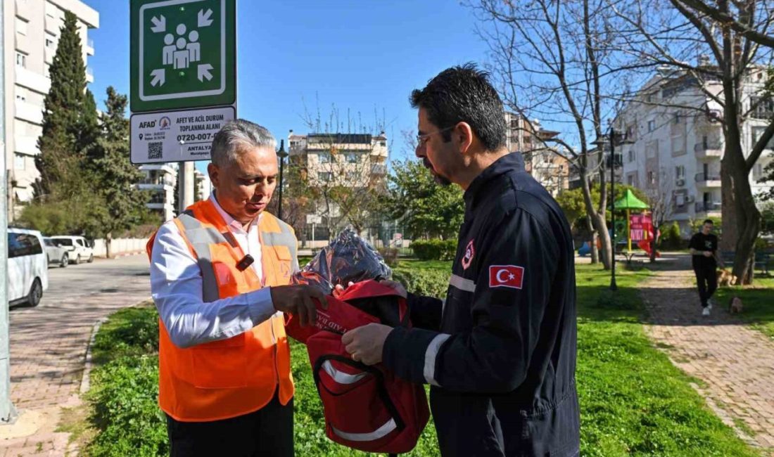 Antalya Muratpaşa Belediyesi, ilçe sakinlerini oluşabilecek afetlere karşı bilinçlendirmek ve
