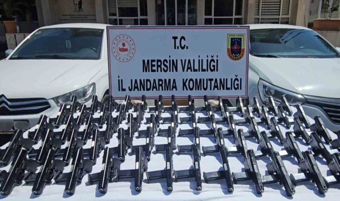 Mersin’de 2 otomobilde 70 tabanca ele geçirildi: 2 tutuklama Mersin’de jandarmanın düzenlediği dron destekli operasyonda 2 otomobilde 70 tabanca