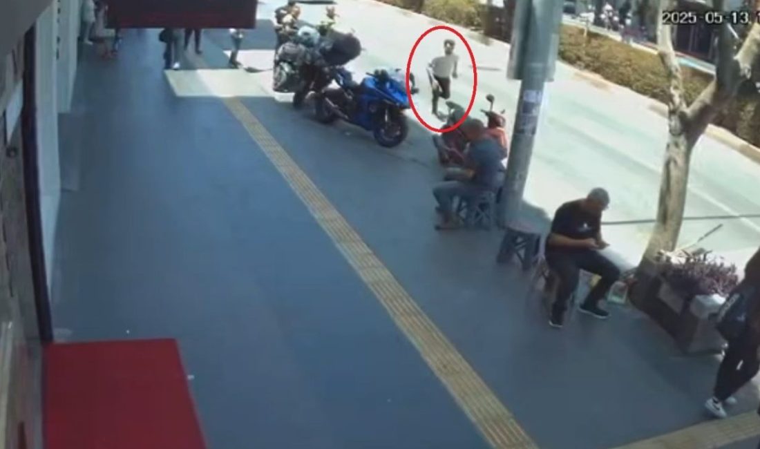 Uygulama noktasında durdurulan sürücü, motosikleti ve arkadaşını bırakıp kaçtı Antalya’nın Manavgat ilçesinde plakasız ve kasksız motosikletle uygulama noktasına takılan