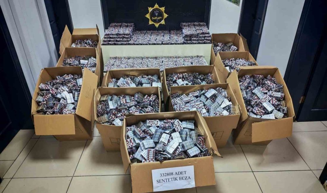 Dronla takip edilen kamyonette 332 bin adet sentetik ecza ele geçirildi Mersin’de polisin dronla takip ettiği bir kamyonette 332 bin 808