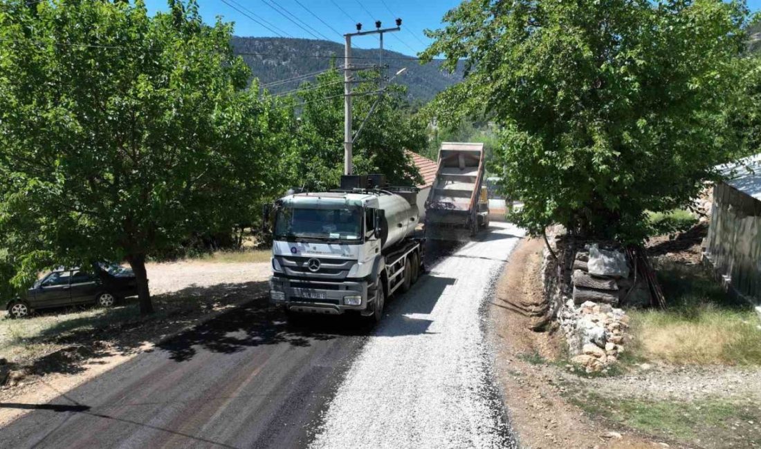 Kaş Beldibi ve Sütleğen Grup Yolu asfaltlanıyor Antalya Büyükşehir Belediyesi, yaz aylarıyla birlikte Antalya’nın yüksek kesimlerinde vatandaşların