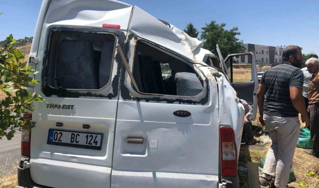 Minibüs takla attı: 1’i ağır 5 yaralı Adıyaman’da, kontrolden çıkan minibüsün takla atması sonucu meydana gelen kazada