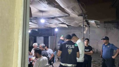 Adıyaman’ın Kahta ilçesinde polis ekipleri tarafından gerçekleştirilen denetimlerde uyuşturucu madde