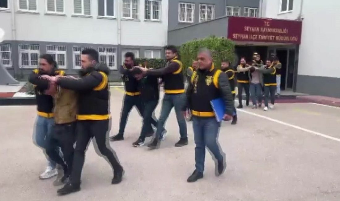 Araçtan ateş açanlara evden karşılık verildi, vatandaş vuruldu: 7 tutuklama Adana’da iki grup arasında ev ile otomobillerden gerçekleştirilen silahlı çatışmada