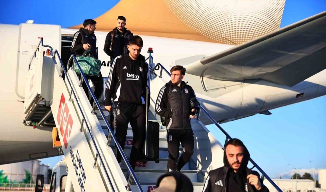 Beşiktaş, devre arası hazırlık kampı için Antalya’ya geldi. Beşiktaş, devre