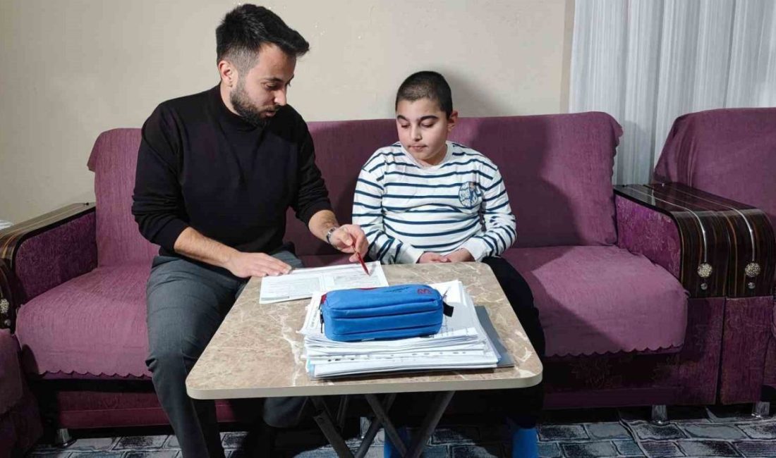 Adana’da bedensel yetersizliği nedeniyle okula gidemeyen 6. sınıf öğrencisi Mahmut