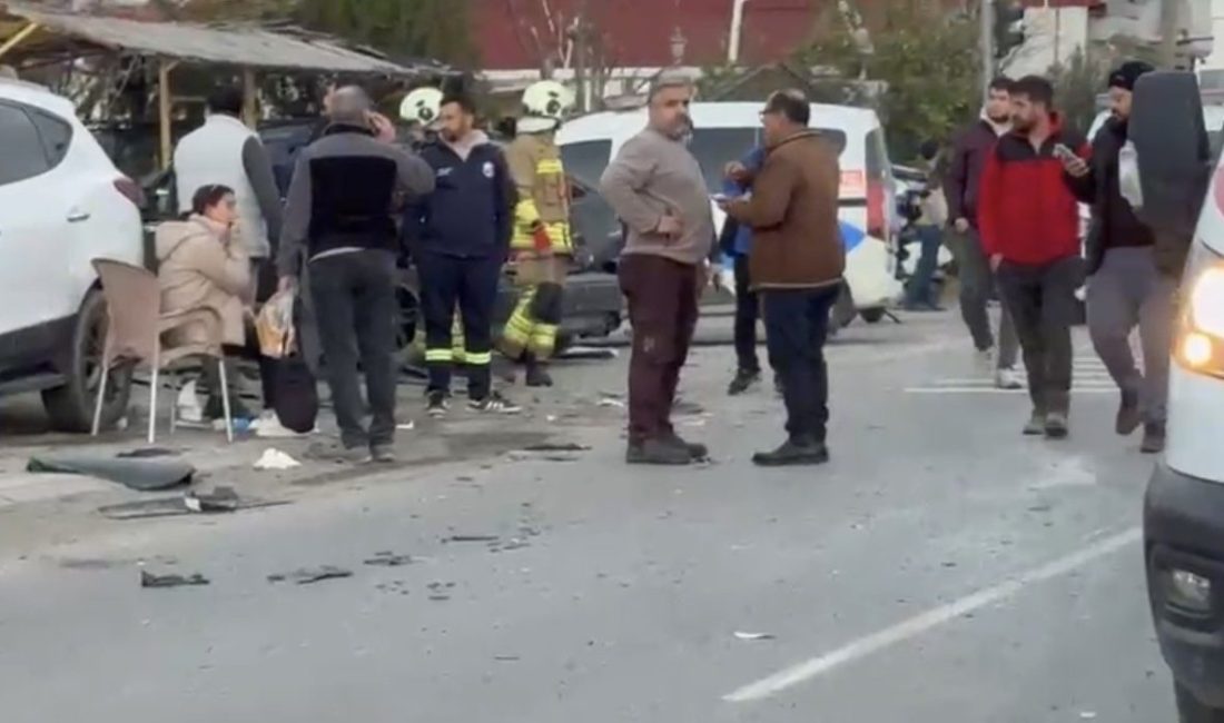Hatay’ın Arsuz ilçesinde 5 aracın karıştığı zincirleme trafik kazasında 1’i