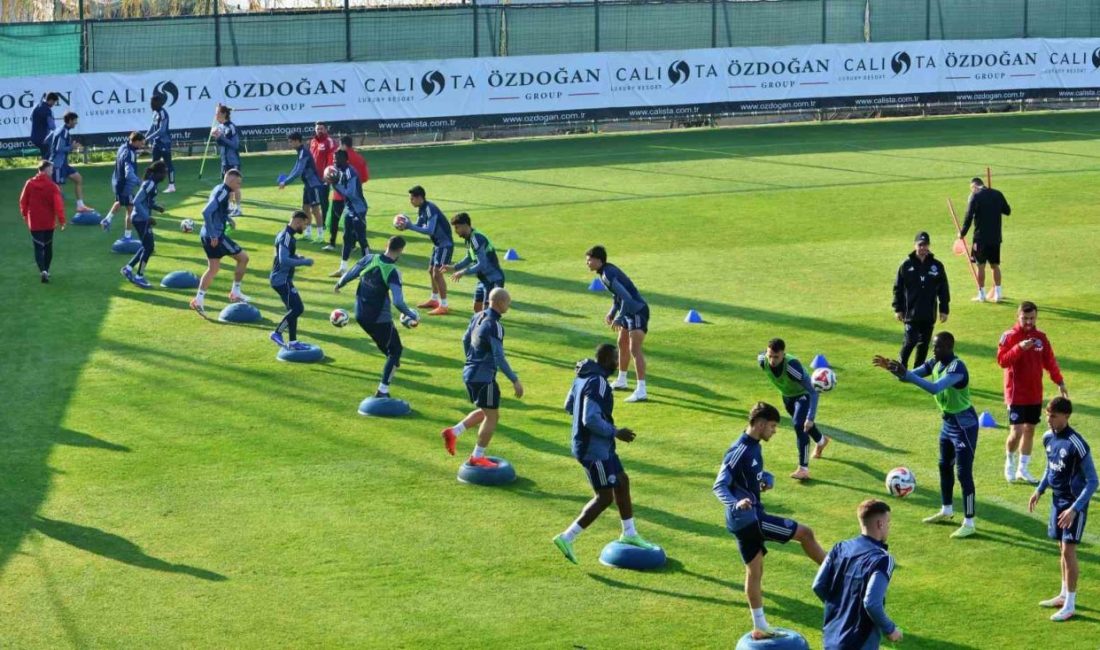 Kasımpaşa, devre arası çalışmalarını Antalya’da sürdürüyor Devre arası çalışmalarını Antalya’da sürdüren Kasımpaşa, hazırlıklarına devam etti. Teknik