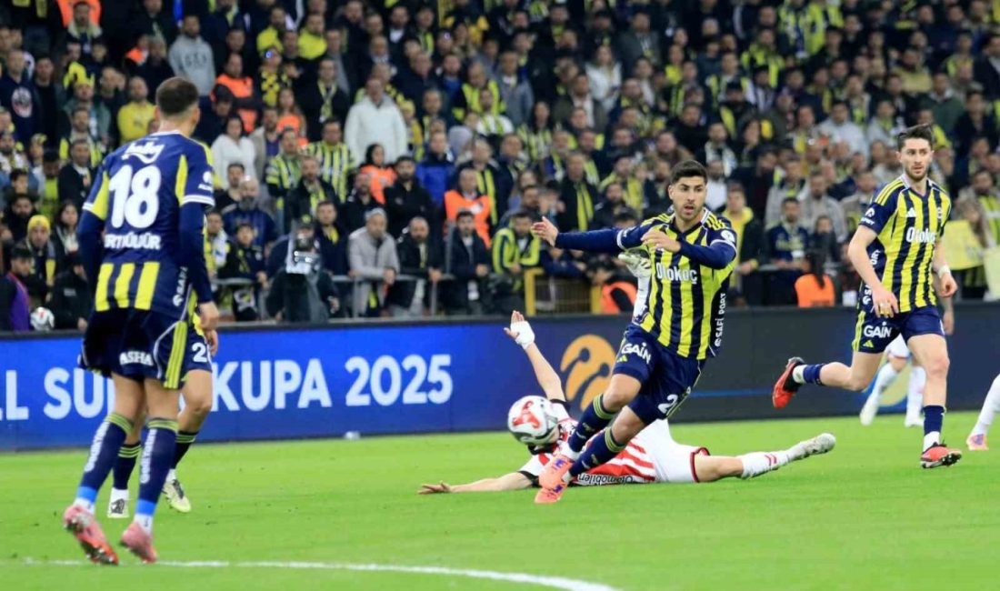 Turkcell Süper Kupa yarı finalinde Fenerbahçe ile Samsunspor Yeni Adana