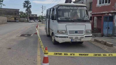 Mersin’in Tarsus ilçesinde 2 yaşındaki bir çocuk, park manevrası yapan