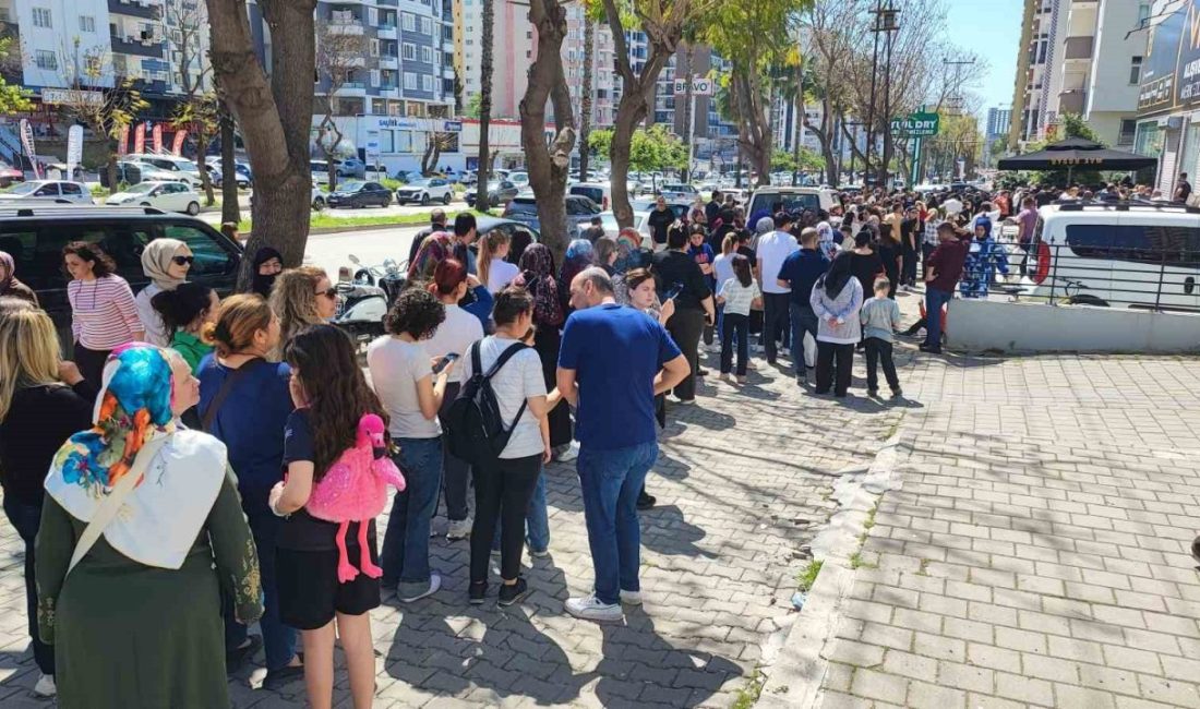 Adana’da bir iş yerinin tüm ürünleri 100 TL’ye satacağını duyurması