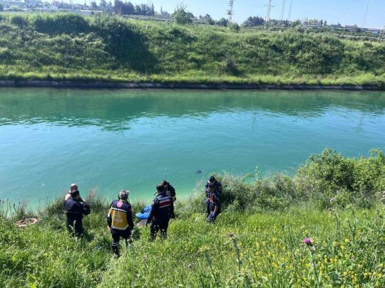 Adana’nın Yüreğir ilçesindeki sulama kanalında kadın cesedi bulundu. Edinilen bilgiye