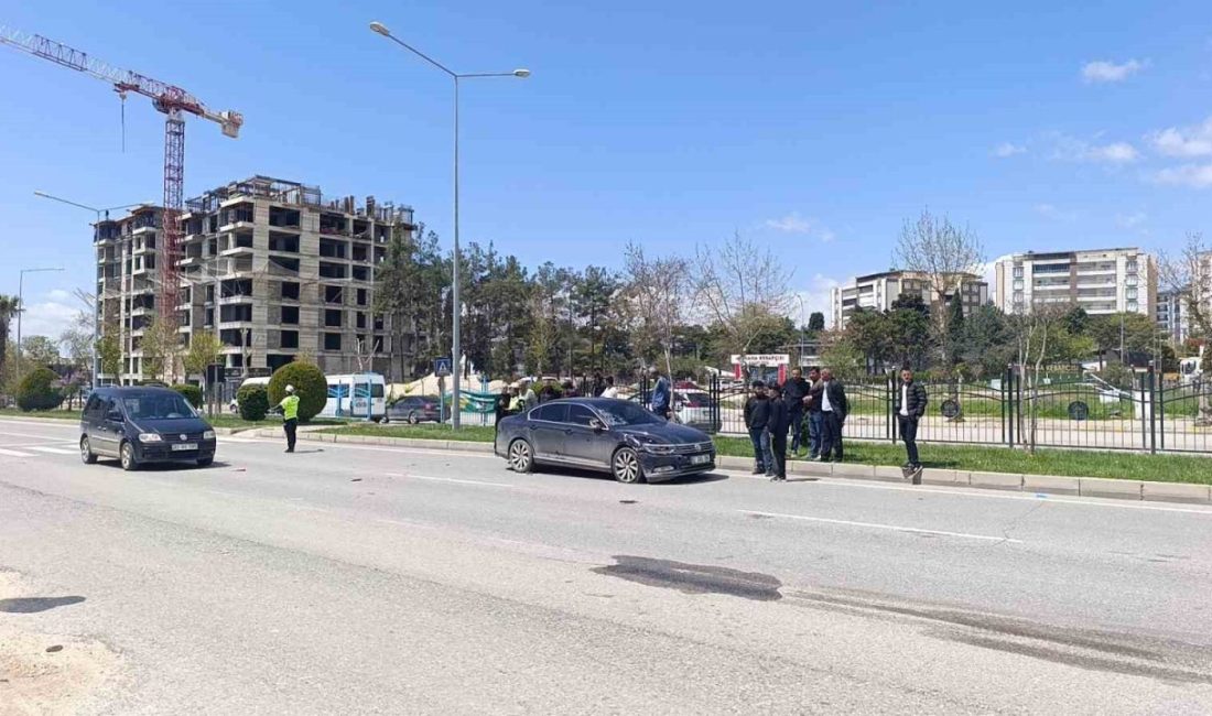 Adıyaman’da yaya geçidinden yolun karşısına geçerken otomobilin çarpması sonucu ağır