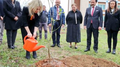 Daha yeşil bir kampüs anlayışıyla çalışmalarına devam eden Akdeniz Üniversitesi’nde