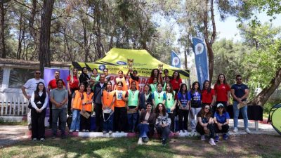 Antalya Büyükşehir Belediyesi, kız çocuklarını “floor curling” sporu ile buluşturup