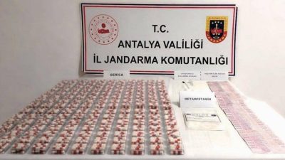 Antalya’nın Konyaaltı ilçesinde jandarma ekiplerince düzenlenen uyuşturucu operasyonunda bir şüphelinin