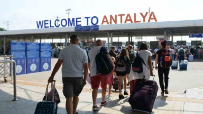 Antalya turizmi, savaşlar ve ekonomik sorunların gölgesinde 2026 yılının ilk