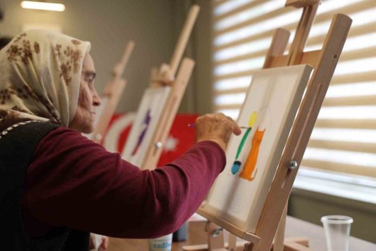 Adana’nın Feke ilçesinde atıl durumdaki bir bina, Kaymakamlık öncülüğünde restore