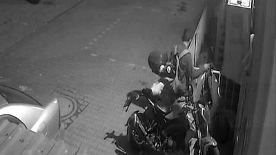 Adana’da farklı tarihlerde motosiklet ve 4 elektrikli bisiklet çalan şüpheli