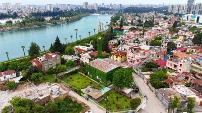 Adana’da birçok dizi ve film sahnesine ev sahipliği yapan Köprüköy