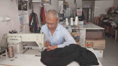 Mersin’in Mut ilçesinde 51 yıldır terzilikle uğraşan 65 yaşındaki Ali