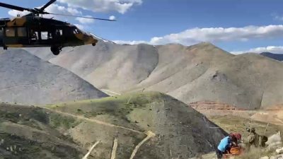 Adıyaman’da mantar toplarken yüksekten düşerek yaralanan şahıs için helikopter destekli