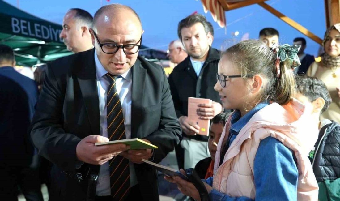 Mersin’in Erdemli ilçesinde bu yıl dördüncüsü düzenlenen Kitap ve Edebiyat