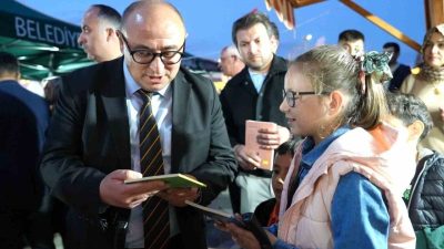 Mersin’in Erdemli ilçesinde bu yıl dördüncüsü düzenlenen Kitap ve Edebiyat