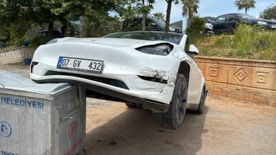 Antalya’nın Gazipaşa ilçesinde meydana gelen trafik kazasında 3 kişi yaralandı.