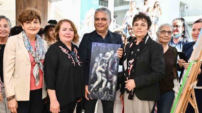 Antalya’da Muratpaşa Belediye Başkanı Ümit Uysal, belediyenin Fikret Otyam Sergi