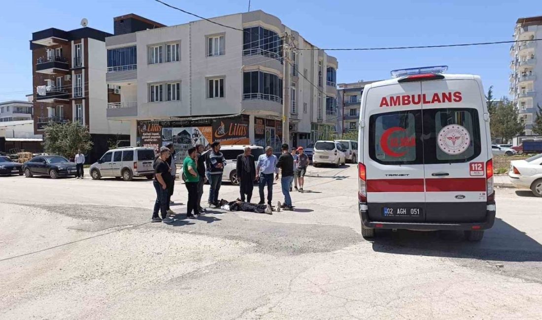 Adıyaman’da hafif ticari araçla ile motosikletin çarpışması sonucu meydana gelen
