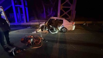 Hatay’da otomobil ve hafif ticari aracın çarpışmasıyla yaşanan kazada 2