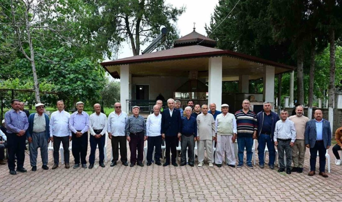 Kutsal topraklara gitmeye hazırlanan hacı adaylarını Varsak Yeni Camii’nde düzenlenen