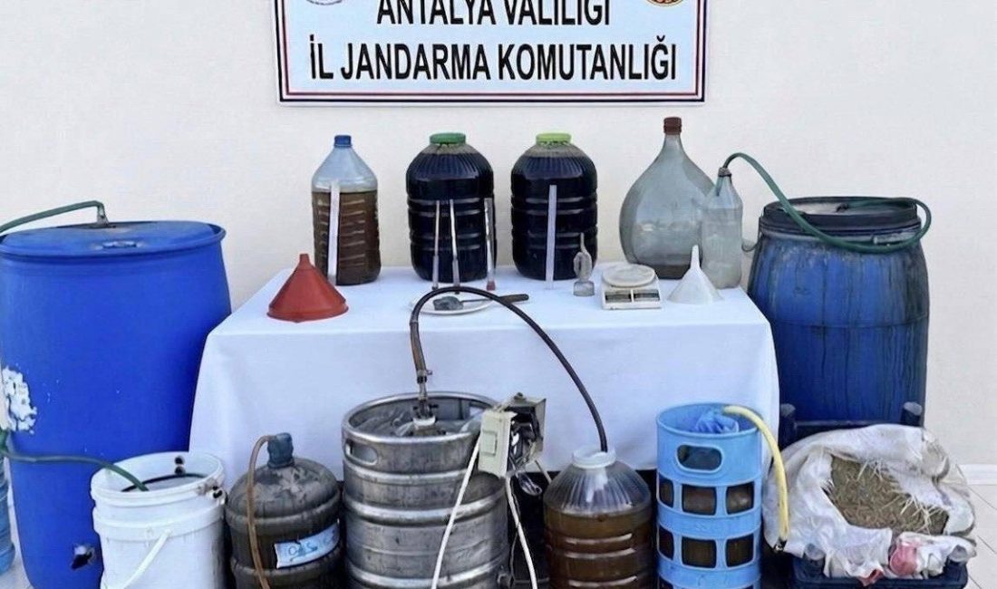 Antalya İl Jandarma Komutanlığınca, kaçak alkol ve sahte ürün ticaretine