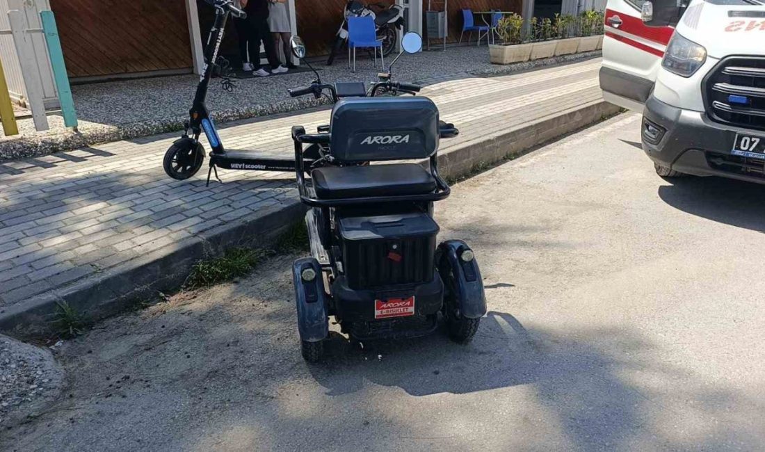 Manavgat ilçesinde manevra yaparken devrilen elektrikli bisikletin sürücüsü hafif yaralandı.